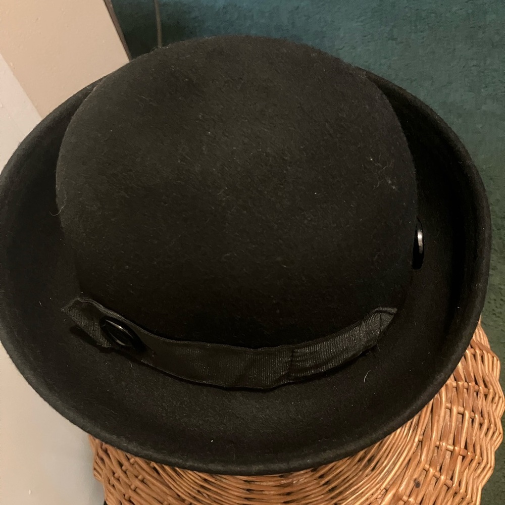 August Accessories Hat - Picture 2 of 5